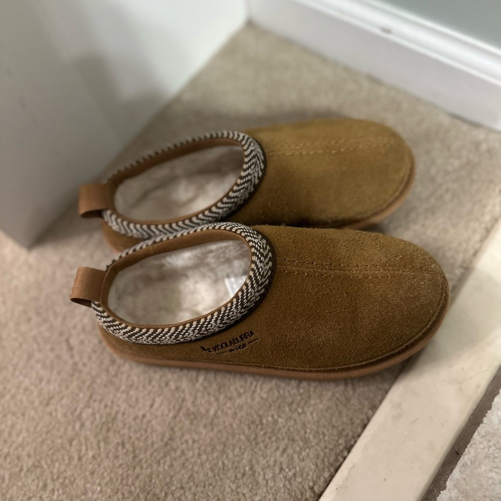 Kids koolaburra Uggs. Size 1. Worn once.